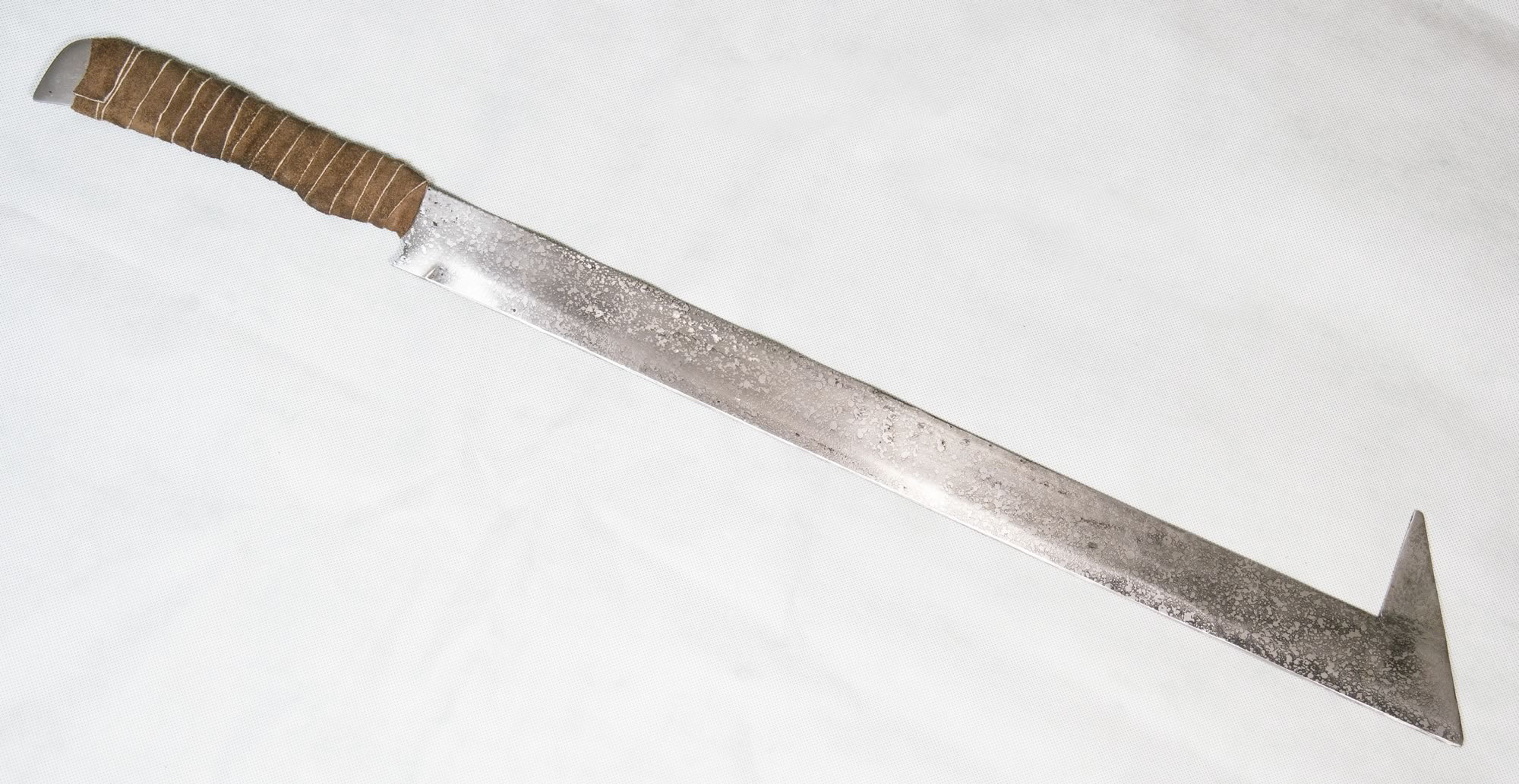 lord of the rings uruk hai sword lord of the rings uruk hai sword